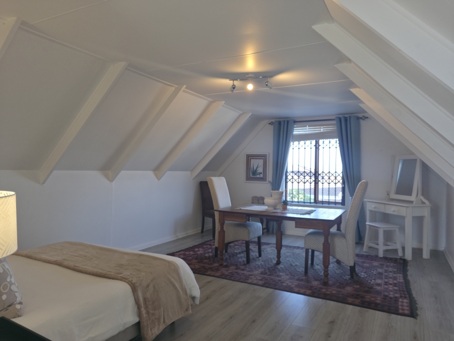 5 Bedroom Property for Sale in Wavecrest Eastern Cape